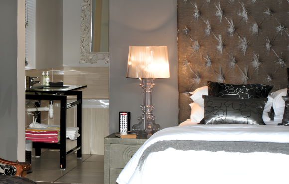 Mae West Suite